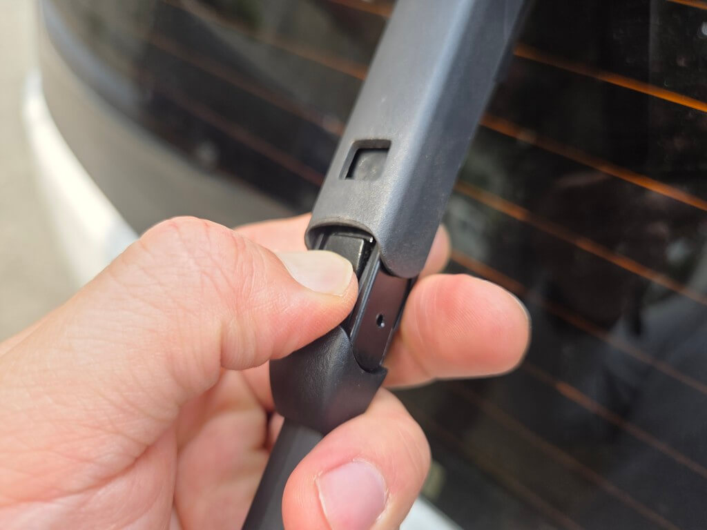 후방 와이퍼 교체