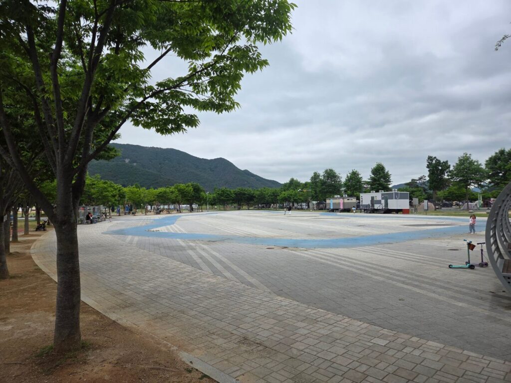 황산공원 캠크닉존 화장실